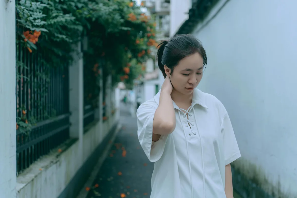信息线索按时间线分拣整理的过程示意